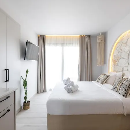 Amalthia Luxury Aparthotel Polychrono