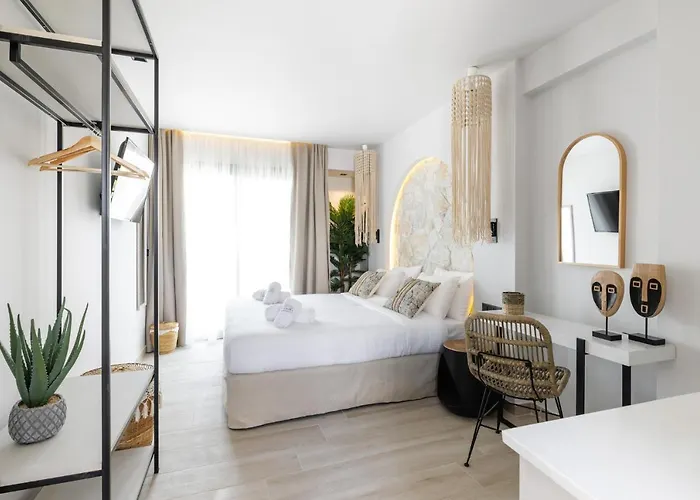 Amalthia Luxury