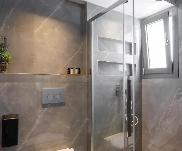 Amalthia Luxury Lägenhetshotell 3*