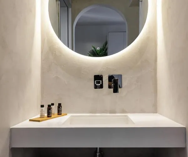 Amalthia Luxury Lägenhetshotell 3*