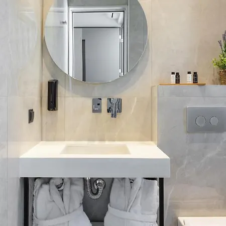 Amalthia Luxury *