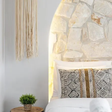 Amalthia Luxury Polikhronon