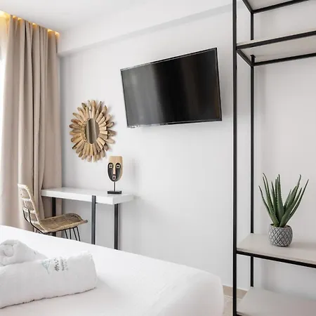 Amalthia Luxury Lägenhetshotell 3*