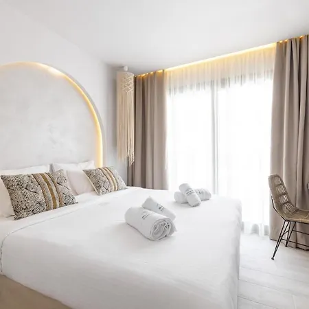 Amalthia Luxury Aparthotel Polychrono