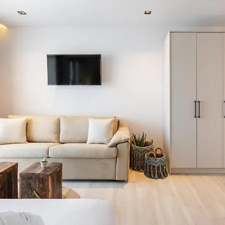 Amalthia Luxury Aparthotel Polychrono