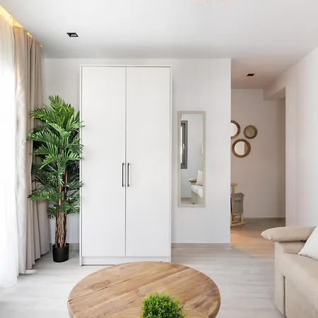Amalthia Luxury Aparthotel Polychrono