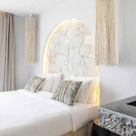 Amalthia Luxury