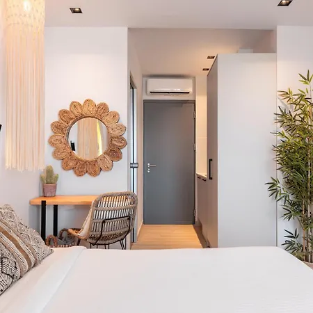 Amalthia Luxury *