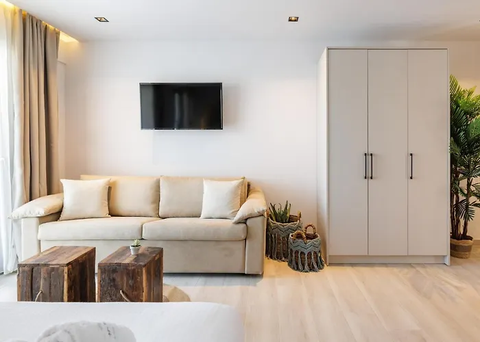 Amalthia Luxury Apartahotel Polychrono