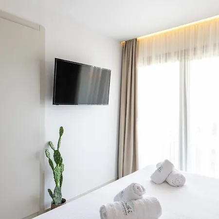 Amalthia Luxury بوليخرونو