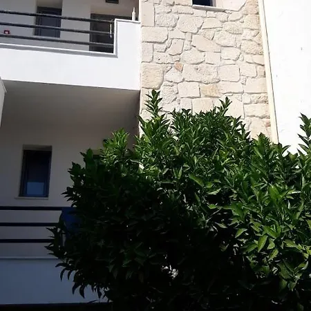 Amalthia Luxury بوليخرونو