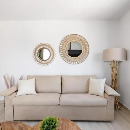 Amalthia Luxury شقة فندقية 3*