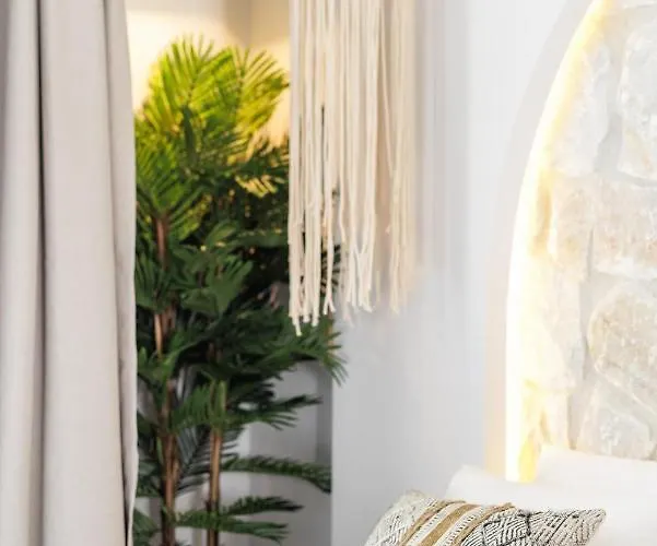 Apart Otel Amalthia Luxury Polychrono