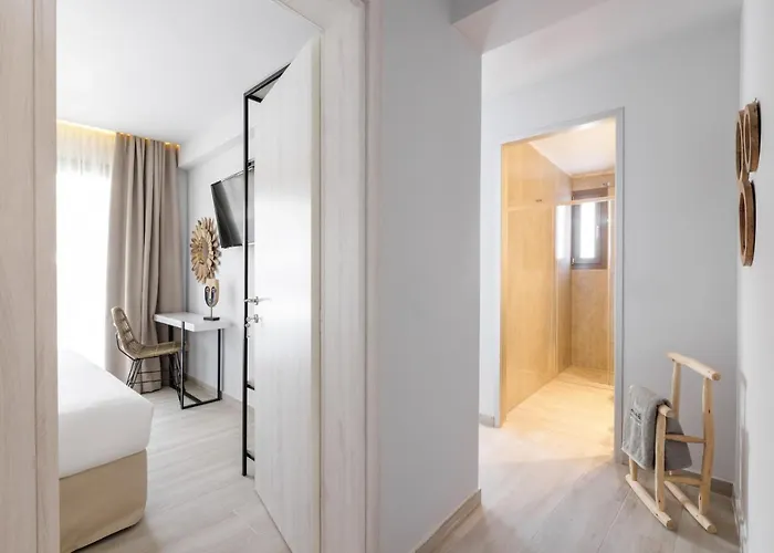 Amalthia Luxury Polychrono